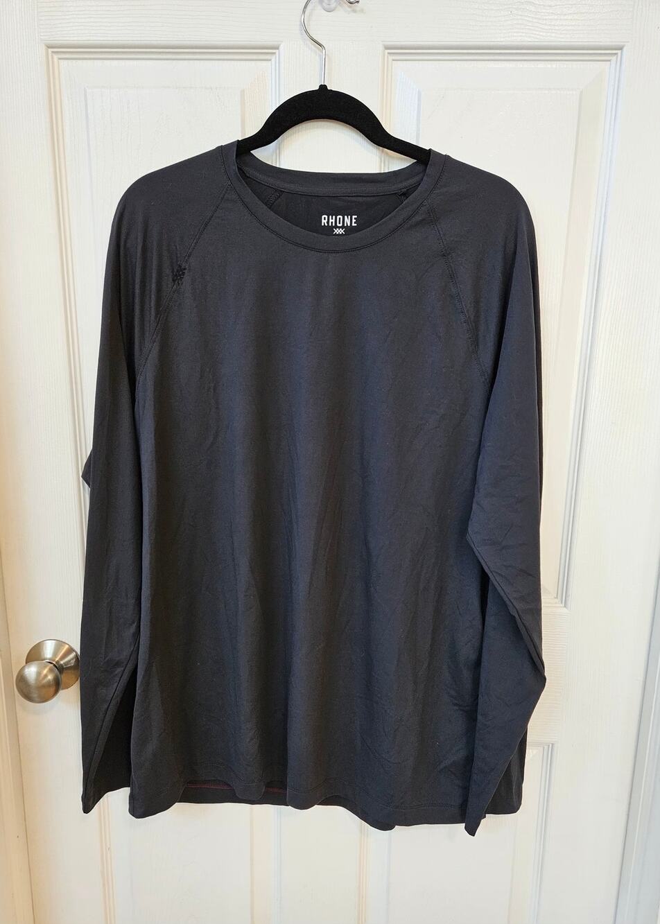 Rhone Men’s XL Black Long Sleeve Performance Athletic Shirt Raglan Stretch